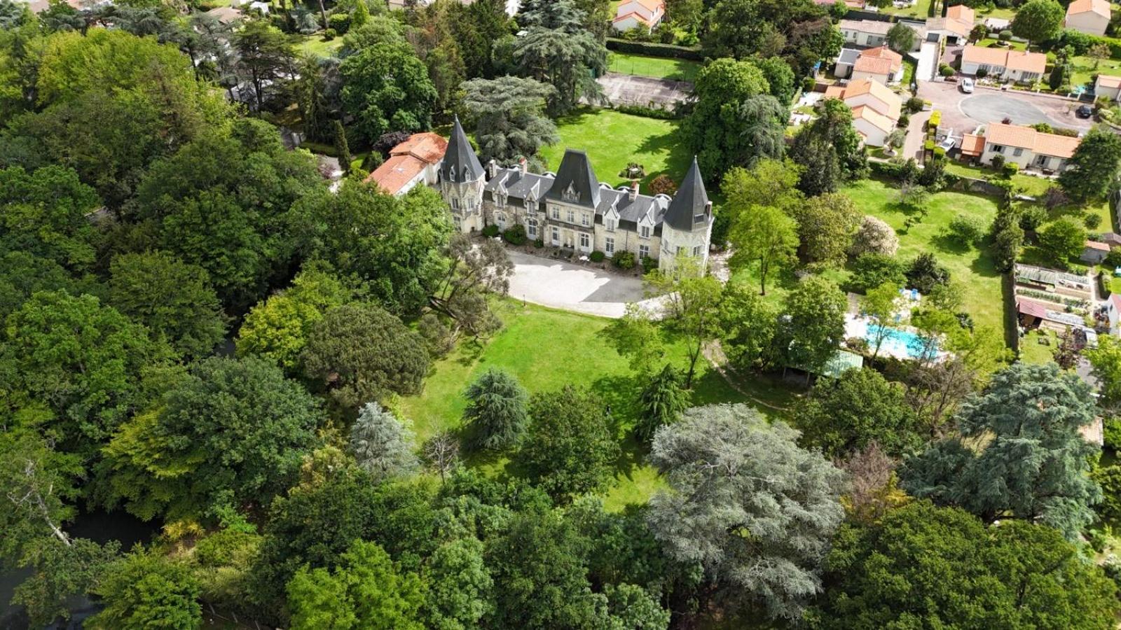 Chateau Du Bois De La Noe Bouaye Exterior photo