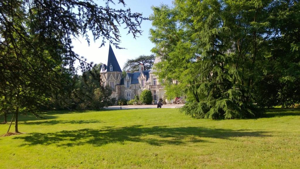 Chateau Du Bois De La Noe Bouaye Exterior photo